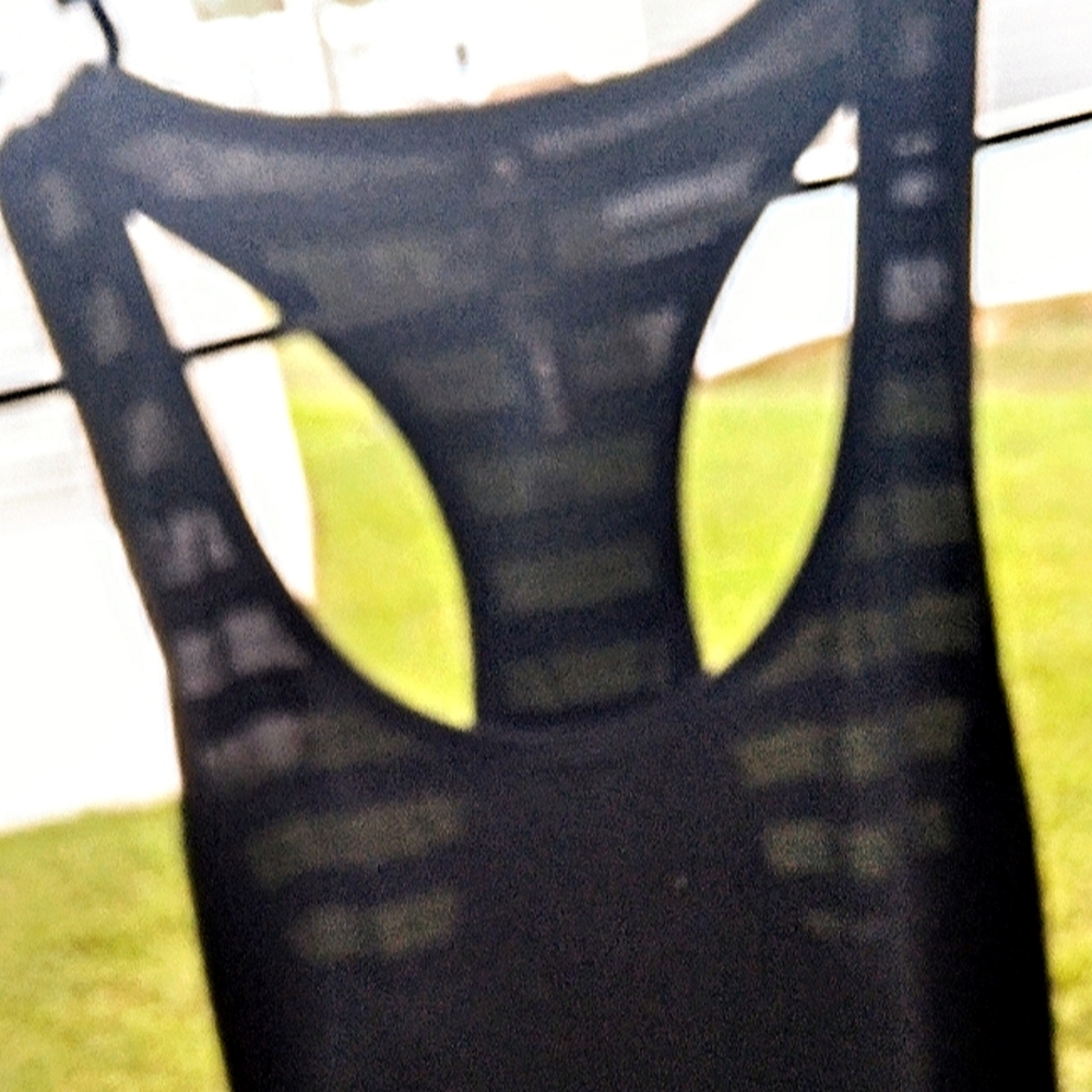 Women's workout top - Picture 2 of 5